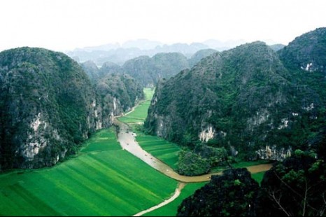 Tour Du Lịch Sài Gòn - Miền Trung - Miền Bắc ( Núi Yên Tử) 10 Ngày 9 Đêm